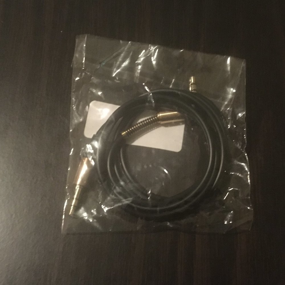 3.5mm Male to male aux cable cord right angle car audio headphone jack 1M